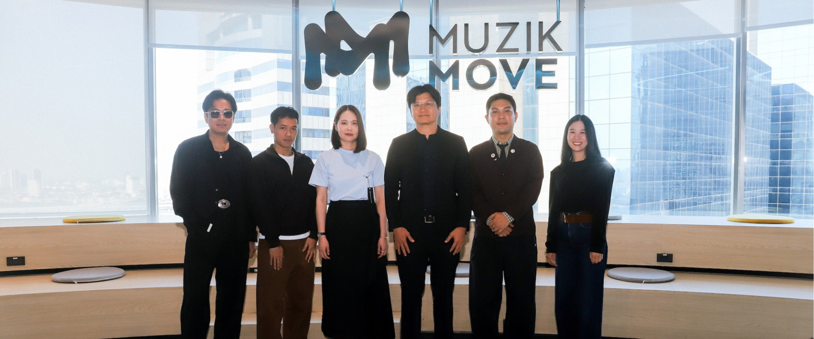 Muzik Move ร่วมกับ Smileyhound ส่งท้ายโปรเจกต์ “Muzik Move Your Feeling” ส่งต่อพลังดนตรีและแฟชั่นรักษ์โลก มอบเงินและของสนับสนุน มูลนิธิโลกสีเขียว